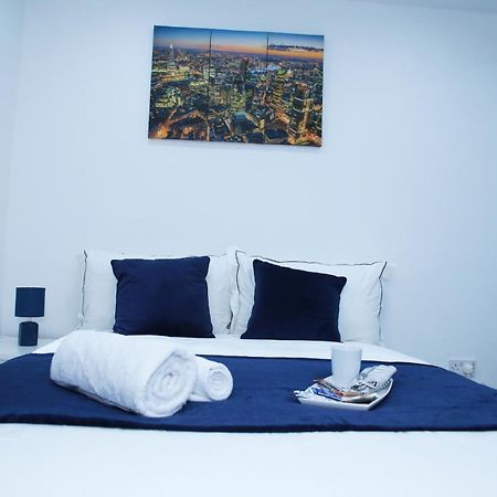 Lovely Apartment With Free Parking On Premises. Londres Exterior foto
